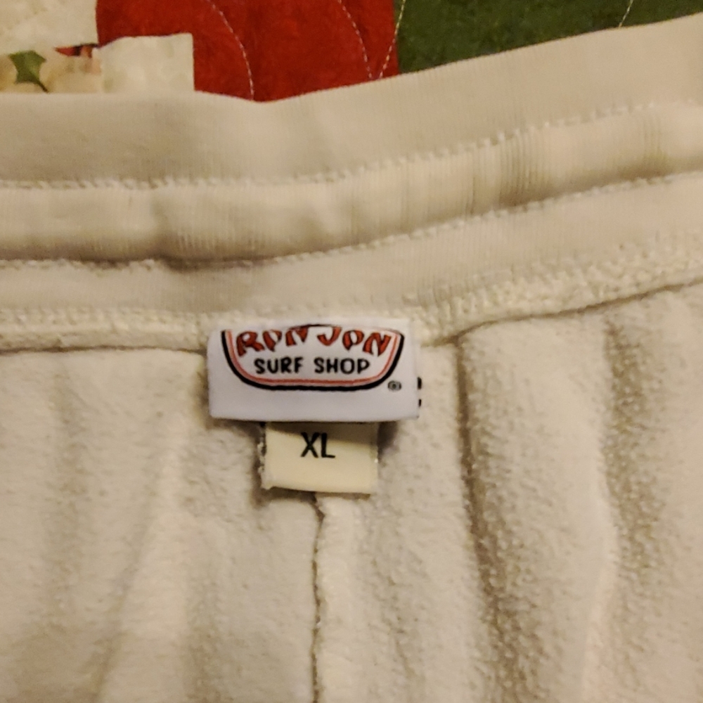 SHORTS - Picture 2 of 6